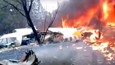 Foto de Avião bimotor com 62 pessoas cai no interior de São Paulo