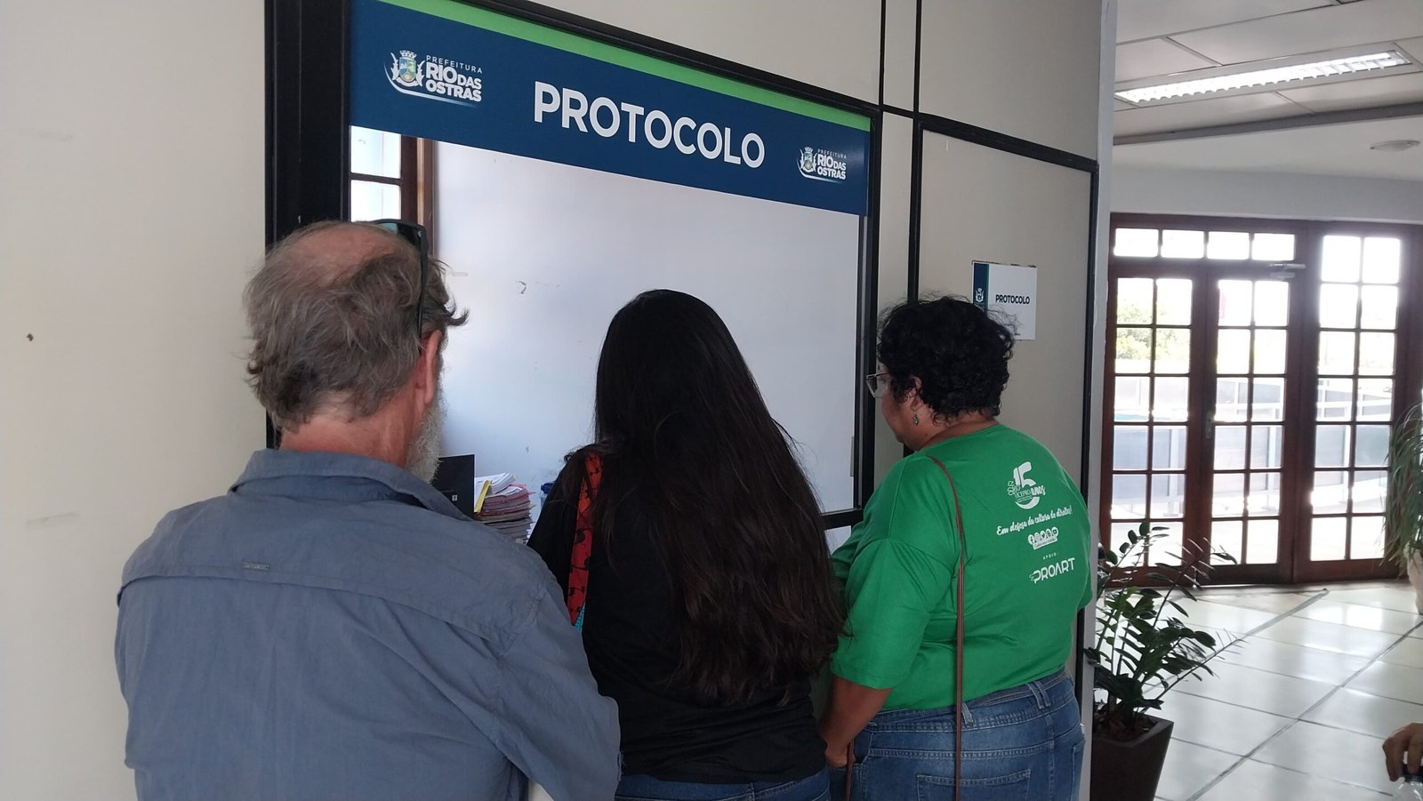 Carta compromisso de Justiça Climática e Ambiental é entregue a autoridades de Rio das Ostras