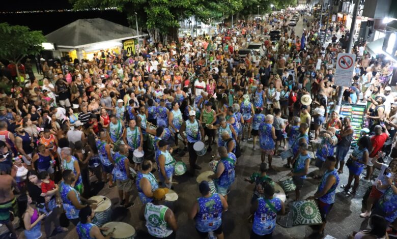 Desfiles de blocos de Carnaval começam sexta-feira