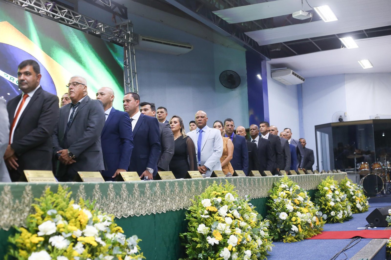 CÂMARA MUNICIPAL DE ARARUAMA CELEBRA OS 166 ANOS DA CIDADE COM SESSÃO SOLENE MEMORÁVEL