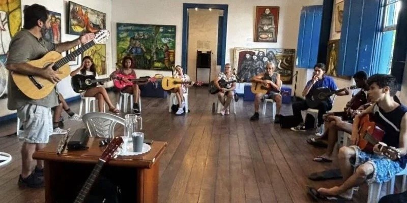 Inscrições para oficina de violão estão abertas no Charitas, em Cabo Frio