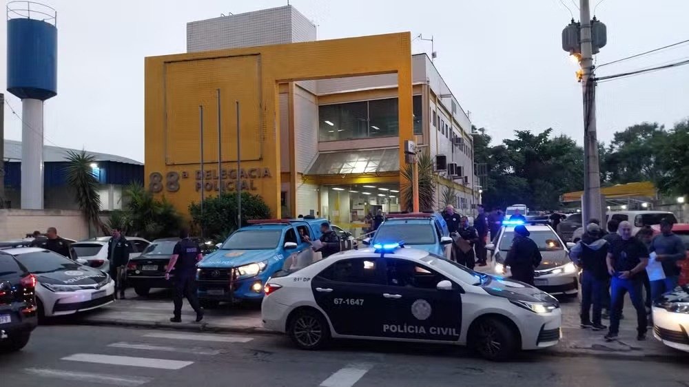 Operação conjunta entre Polícia Civil, Militar e MP prende 20 pessoas em Barra do Piraí