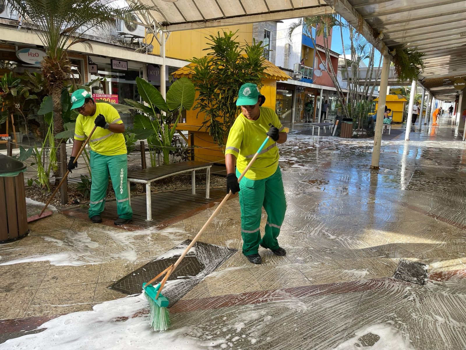 Comsercaf intensifica limpeza urbana durante feriadão prolongado em Cabo Frio