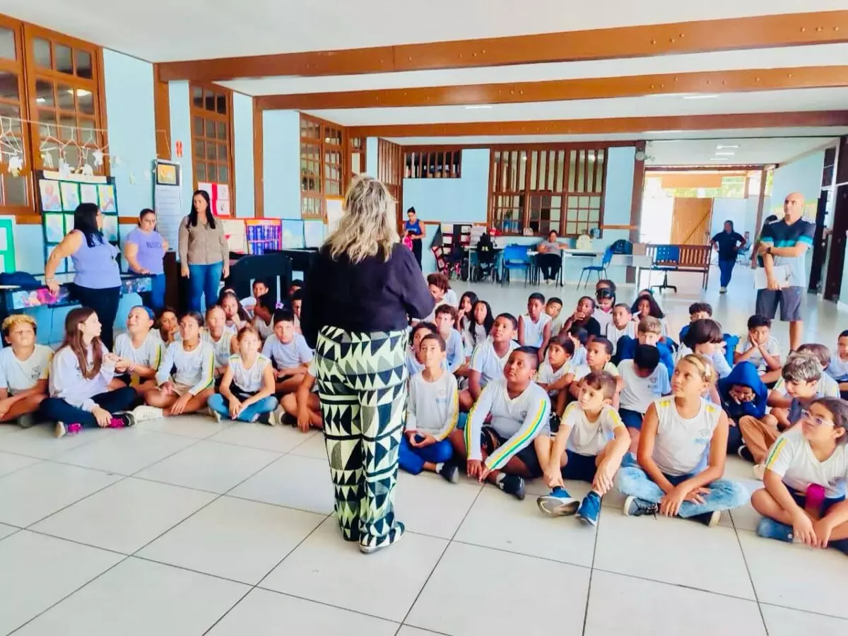 Desenvolvimento Social de Búzios participa de Roda de conversa sobre bullying na Escola Mudinho, no bairro Rasa