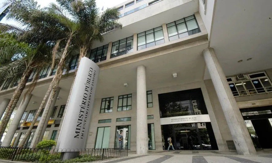 MPRJ cumpre 72 mandados de busca e apreensão contra integrantes de facções criminosas rivais em Búzios